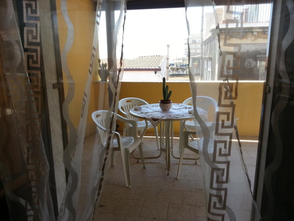 La Via Del Mare - Acireale Centro Storico Lägenhet Rum bild